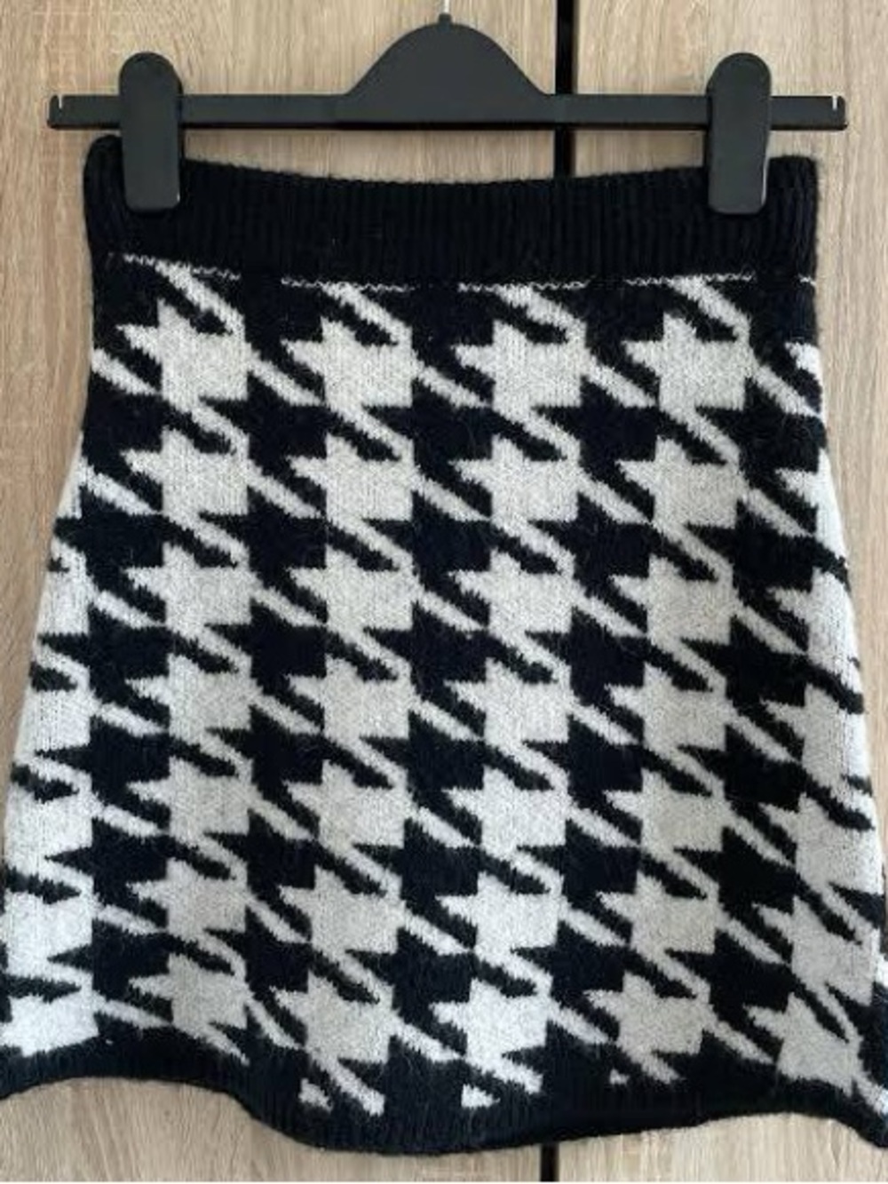 NWT Primark Black & White Knit Mini Skirt